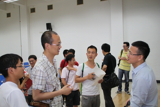 讲座结束后继续提问